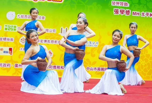 Hong Kong - Mart 04: 14 Tai Kok Tsui tapınağın üzerinde 04 Mart 2018 Hong Kong'da Fuar katılımcıları. Tapınak Fuar her yıl düzenlenen bir Çin kültürel olaydır 