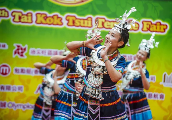 Hong Kong - Mart 04: 14 Tai Kok Tsui tapınağın üzerinde 04 Mart 2018 Hong Kong'da Fuar katılımcıları. Tapınak Fuar her yıl düzenlenen bir Çin kültürel olaydır 