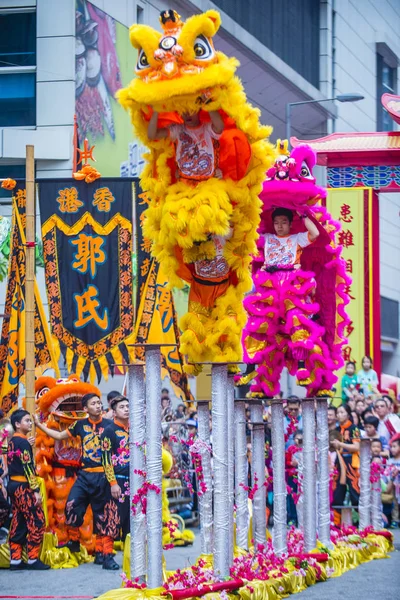 Гонконг Марта Танцевальное Выступление Льва Время Ярмарки Храма Тай Кок — стоковое фото