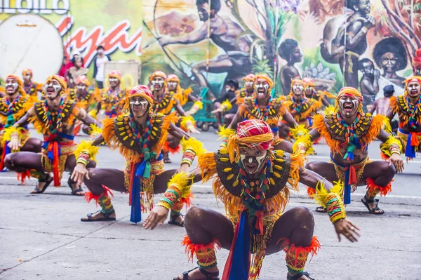 Iloilo, Filipinler - 28 Ocak: Dinagyang Festivali 28 Ocak 2018 üzerinde Iloilo Filipinler katılımcılar. Santo Nino onur dini ve kültürel festival Dinagyang olduğunu
