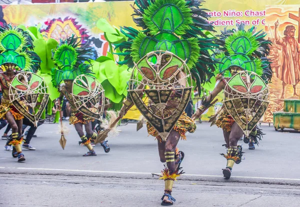 Iloilo, Filipinler - 28 Ocak: Dinagyang Festivali 28 Ocak 2018 üzerinde Iloilo Filipinler katılımcılar. Santo Nino onur dini ve kültürel festival Dinagyang olduğunu