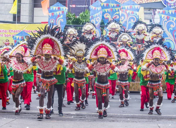 Iloilo, Filipinler - 28 Ocak: Dinagyang Festivali 28 Ocak 2018 üzerinde Iloilo Filipinler katılımcılar. Santo Nino onur dini ve kültürel festival Dinagyang olduğunu