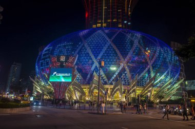 Macau - Mart 07: Lisboa hotel ve casino üzerinde 07 Mart 2018 Macau dış. 1970'te otel açtı ve toplam 2,362 oda var