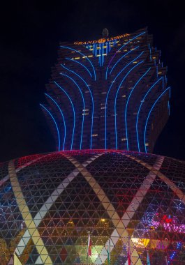 Macau - Mart 07: Lisboa hotel ve casino üzerinde 07 Mart 2018 Macau dış. 1970'te otel açtı ve toplam 2,362 oda var