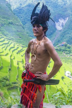 Banaue, Filipinler - Mayıs 02: Banaue 02 Mayıs 2018 Filipinler Ifugao azınlık bir adam portresi. Kuzey Filipinler dağların çoğunlukla canlı Ifugao azınlık