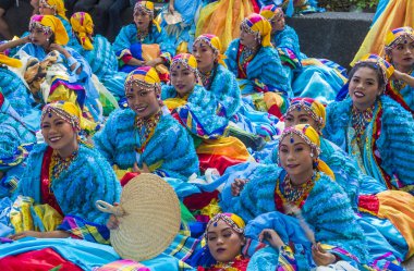 Manila, Filipinler - 27 Nisan: Aliwan fiesta üzerinde 27 Nisan 2018 Manila Filipinler katılımcılar. Aliwan Fiesta farklı kültürel festivaller Filipinler toplar yıllık bir olaydır