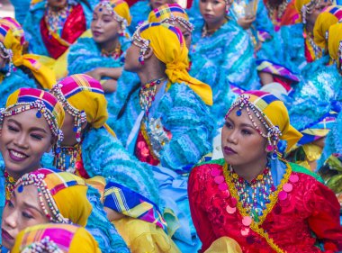 Manila, Filipinler - 27 Nisan: Aliwan fiesta üzerinde 27 Nisan 2018 Manila Filipinler katılımcılar. Aliwan Fiesta farklı kültürel festivaller Filipinler toplar yıllık bir olaydır