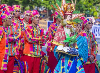 Manila, Filipinler - 27 Nisan: Aliwan fiesta üzerinde 27 Nisan 2018 Manila Filipinler katılımcılar. Aliwan Fiesta farklı kültürel festivaller Filipinler toplar yıllık bir olaydır