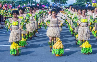 Manila, Filipinler - 27 Nisan: Aliwan fiesta üzerinde 27 Nisan 2018 Manila Filipinler katılımcılar. Aliwan Fiesta farklı kültürel festivaller Filipinler toplar yıllık bir olaydır