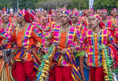 Manila, Filipinler - 27 Nisan: Aliwan fiesta üzerinde 27 Nisan 2018 Manila Filipinler katılımcılar. Aliwan Fiesta farklı kültürel festivaller Filipinler toplar yıllık bir olaydır