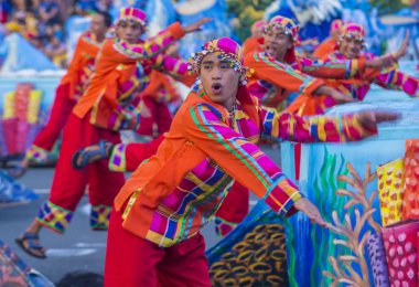 Manila, Filipinler - 27 Nisan: Aliwan fiesta üzerinde 27 Nisan 2018 Manila Filipinler katılımcılar. Aliwan Fiesta farklı kültürel festivaller Filipinler toplar yıllık bir olaydır