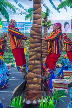 Manila, Filipinler - 27 Nisan: Aliwan fiesta üzerinde 27 Nisan 2018 Manila Filipinler katılımcılar. Aliwan Fiesta farklı kültürel festivaller Filipinler toplar yıllık bir olaydır