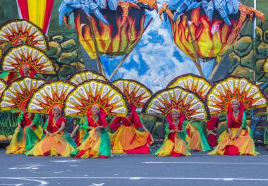 Manila, Filipinler - 27 Nisan: Aliwan fiesta üzerinde 27 Nisan 2018 Manila Filipinler katılımcılar. Aliwan Fiesta farklı kültürel festivaller Filipinler toplar yıllık bir olaydır