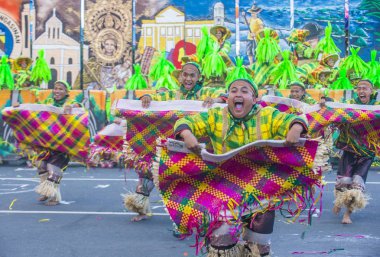Manila, Filipinler - 27 Nisan: Aliwan fiesta üzerinde 27 Nisan 2018 Manila Filipinler katılımcılar. Aliwan Fiesta farklı kültürel festivaller Filipinler toplar yıllık bir olaydır