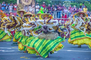 Manila, Filipinler - 27 Nisan: Aliwan fiesta üzerinde 27 Nisan 2018 Manila Filipinler katılımcılar. Aliwan Fiesta farklı kültürel festivaller Filipinler toplar yıllık bir olaydır