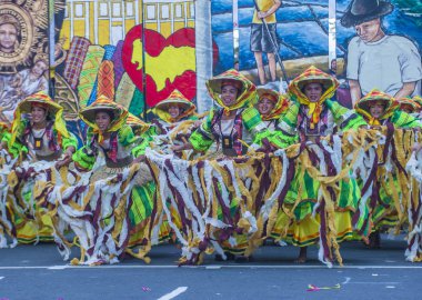 Manila, Filipinler - 27 Nisan: Aliwan fiesta üzerinde 27 Nisan 2018 Manila Filipinler katılımcılar. Aliwan Fiesta farklı kültürel festivaller Filipinler toplar yıllık bir olaydır