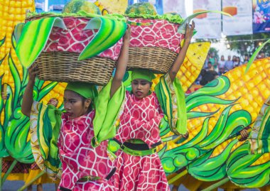 Manila, Filipinler - 27 Nisan: Aliwan fiesta üzerinde 27 Nisan 2018 Manila Filipinler katılımcılar. Aliwan Fiesta farklı kültürel festivaller Filipinler toplar yıllık bir olaydır