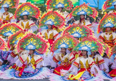 Manila, Filipinler - 27 Nisan: Aliwan fiesta üzerinde 27 Nisan 2018 Manila Filipinler katılımcılar. Aliwan Fiesta farklı kültürel festivaller Filipinler toplar yıllık bir olaydır