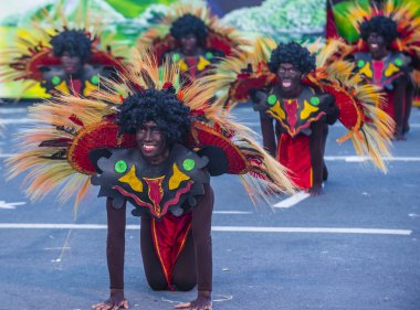 Manila, Filipinler - 27 Nisan: Aliwan fiesta üzerinde 27 Nisan 2018 Manila Filipinler katılımcılar. Aliwan Fiesta farklı kültürel festivaller Filipinler toplar yıllık bir olaydır