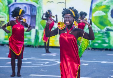 Manila, Filipinler - 27 Nisan: Aliwan fiesta üzerinde 27 Nisan 2018 Manila Filipinler katılımcılar. Aliwan Fiesta farklı kültürel festivaller Filipinler toplar yıllık bir olaydır