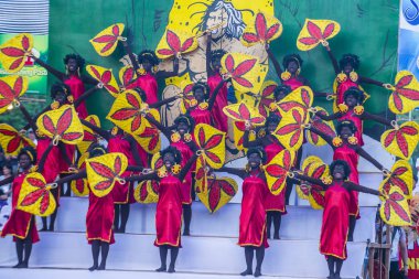 Manila, Filipinler - 27 Nisan: Aliwan fiesta üzerinde 27 Nisan 2018 Manila Filipinler katılımcılar. Aliwan Fiesta farklı kültürel festivaller Filipinler toplar yıllık bir olaydır