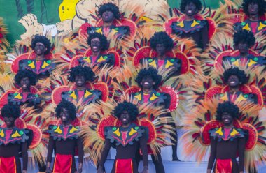 Manila, Filipinler - 27 Nisan: Aliwan fiesta üzerinde 27 Nisan 2018 Manila Filipinler katılımcılar. Aliwan Fiesta farklı kültürel festivaller Filipinler toplar yıllık bir olaydır