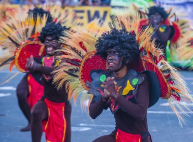 Manila, Filipinler - 27 Nisan: Aliwan fiesta üzerinde 27 Nisan 2018 Manila Filipinler katılımcılar. Aliwan Fiesta farklı kültürel festivaller Filipinler toplar yıllık bir olaydır