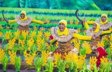 Manila, Filipinler - 27 Nisan: Aliwan fiesta üzerinde 27 Nisan 2018 Manila Filipinler katılımcılar. Aliwan Fiesta farklı kültürel festivaller Filipinler toplar yıllık bir olaydır