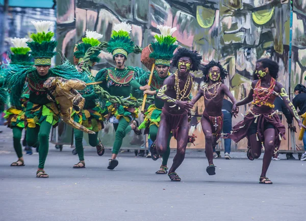 Iloilo, Filipinler - 28 Ocak: Dinagyang Festivali 28 Ocak 2018 üzerinde Iloilo Filipinler katılımcılar. Santo Nino onur dini ve kültürel festival Dinagyang olduğunu