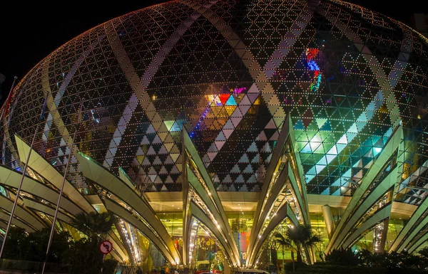 Macau - Mart 07: Lisboa hotel ve casino üzerinde 07 Mart 2018 Macau dış. 1970'te otel açtı ve toplam 2,362 oda var