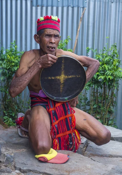 Banaue, Filipinler - Mayıs 02: Banaue 02 Mayıs 2018 Filipinler Ifugao azınlık bir adam portresi. Kuzey Filipinler dağların çoğunlukla canlı Ifugao azınlık