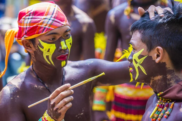 Manila, Filipinler - 27 Nisan: Aliwan fiesta üzerinde 27 Nisan 2018 Manila Filipinler katılımcılar. Aliwan Fiesta farklı kültürel festivaller Filipinler toplar yıllık bir olaydır