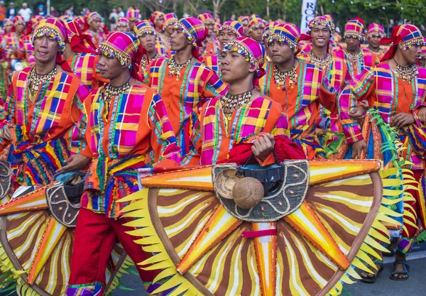 Manila, Filipinler - 27 Nisan: Aliwan fiesta üzerinde 27 Nisan 2018 Manila Filipinler katılımcılar. Aliwan Fiesta farklı kültürel festivaller Filipinler toplar yıllık bir olaydır