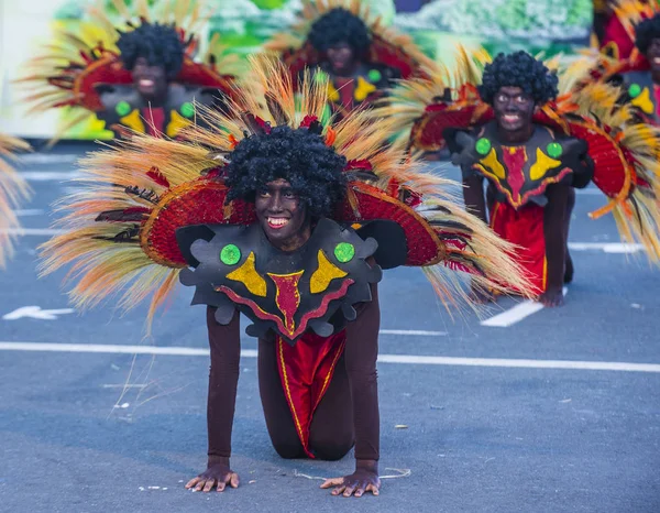 Manila, Filipinler - 27 Nisan: Aliwan fiesta üzerinde 27 Nisan 2018 Manila Filipinler katılımcılar. Aliwan Fiesta farklı kültürel festivaller Filipinler toplar yıllık bir olaydır