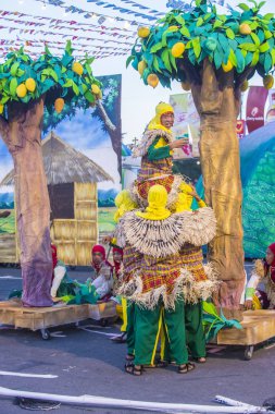 Manila, Filipinler - 27 Nisan: Aliwan fiesta üzerinde 27 Nisan 2018 Manila Filipinler katılımcılar. Aliwan Fiesta farklı kültürel festivaller Filipinler toplar yıllık bir olaydır