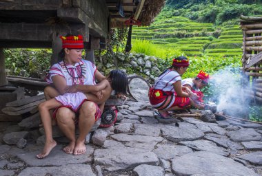 Banaue, Filipinler - Mayıs 02: Banaue 02 Mayıs 2018 Filipinler azınlıkta Ifugao insanlardan. Kuzey Filipinler dağların çoğunlukla canlı Ifugao azınlık