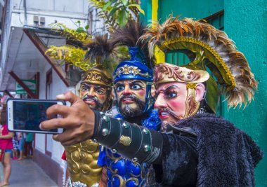 Boac, Filipinler - 30 Mart: Katılımcılar Boac Marinduque Moriones Festivali Türkiye ada. Anualy kutsal hafta düzenlenen Moriones Festivali 