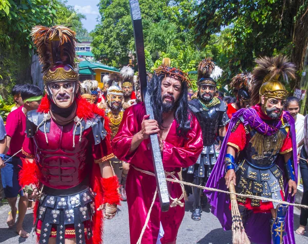 Boac, Filipinler - 30 Mart: Katılımcılar Boac Marinduque Moriones Festivali Türkiye ada. Anualy kutsal hafta düzenlenen Moriones Festivali 