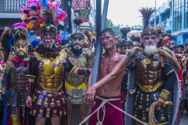 Boac, Filipinler - 30 Mart: Katılımcılar Boac Marinduque Moriones Festivali Türkiye ada. Anualy kutsal hafta düzenlenen Moriones Festivali 
