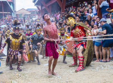 Boac, Filipinler - 30 Mart: Katılımcılar Boac Marinduque Moriones Festivali Türkiye ada. Anualy kutsal hafta düzenlenen Moriones Festivali 