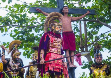 Boac, Filipinler - 30 Mart: Katılımcılar Boac Marinduque Moriones Festivali Türkiye ada. Anualy kutsal hafta düzenlenen Moriones Festivali 