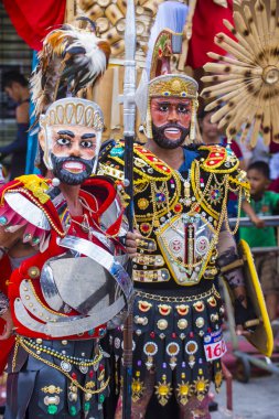 Boac, Filipinler - 30 Mart: Katılımcılar Boac Marinduque Moriones Festivali Türkiye ada. Anualy kutsal hafta düzenlenen Moriones Festivali 