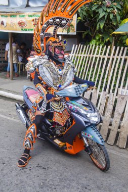 Boac, Filipinler - 30 Mart: Katılımcı Boac Marinduque adası Filipinler Moriones Festivali. Anualy kutsal hafta düzenlenen Moriones Festivali 