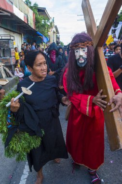 Gasan, Filipinler - 30 Mart: Katılımcılar Gasan, Marinduque adası, Filipinler bir Good Friday geçit üzerinde 30 Mart 2018