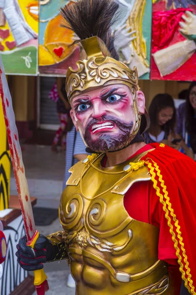 Boac, Filipinler - 30 Mart: Katılımcı Boac Marinduque adası Filipinler Moriones Festivali. Anualy kutsal hafta düzenlenen Moriones Festivali 