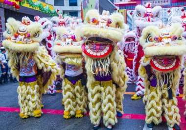Hong Kong - Mart 04: 14 Tai Kok Tsui tapınağın üzerinde 04 Mart 2018 Hong Kong'da Fuar katılımcıları. Tapınak Fuar her yıl düzenlenen bir Çin kültürel olaydır 