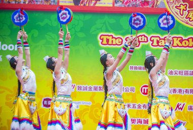 Hong Kong - Mart 04: 14 Tai Kok Tsui tapınağın üzerinde 04 Mart 2018 Hong Kong'da Fuar katılımcıları. Tapınak Fuar her yıl düzenlenen bir Çin kültürel olaydır 