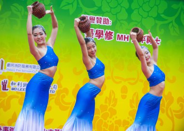 Hong Kong - Mart 04: 14 Tai Kok Tsui tapınağın üzerinde 04 Mart 2018 Hong Kong'da Fuar katılımcıları. Tapınak Fuar her yıl düzenlenen bir Çin kültürel olaydır 