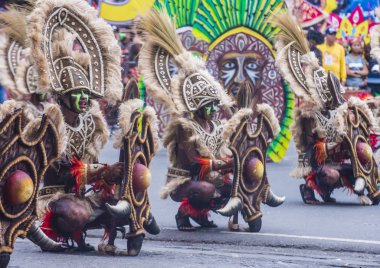 Iloilo, Filipinler - 28 Ocak: Dinagyang Festivali 28 Ocak 2018 üzerinde Iloilo Filipinler katılımcılar. Santo Nino onur dini ve kültürel festival Dinagyang olduğunu