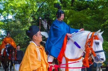 Kyoto - 15 Mayıs: Kyoto, Japonya üzerinde 15 Mayıs 2018 Aoi Matsuri katılımcılar. AOI Mastsuri tarihlerinde Kyoto, Japonya'da üç ana yıllık festivaller biridir